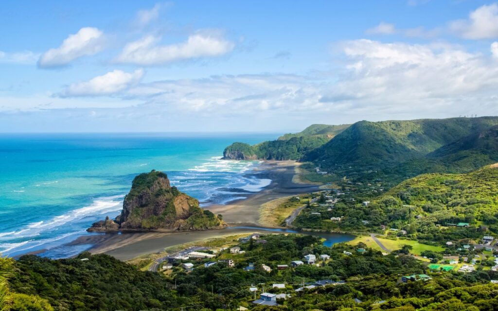 Países que Não Exigem Visto para Brasileiros, Praia Piha, Nova Zelândia.